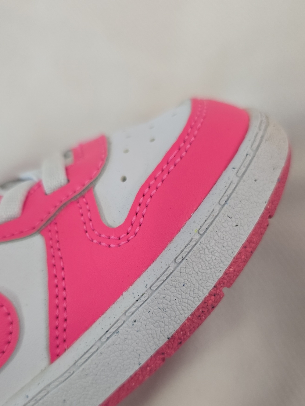 Nike Girl Shoes Size: 7C - Picture 17 of 17